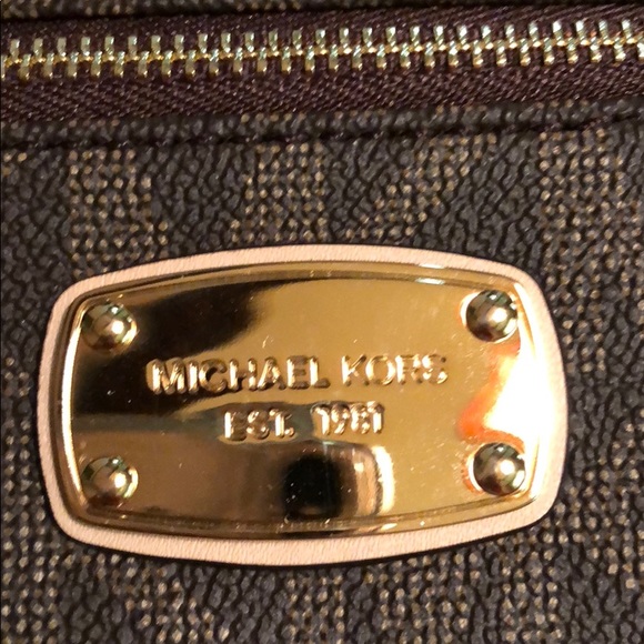 Michael Kors Wristlet